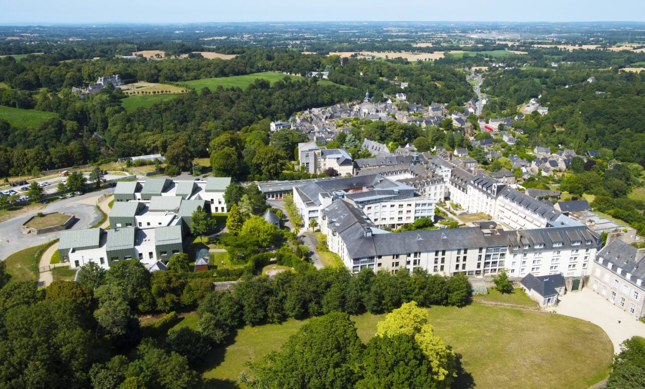 Vue aérienne de la Maison de Moncontour