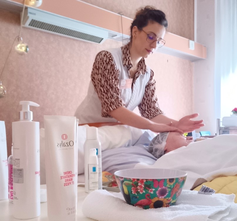 Socio esthéticienne; soins, Laura FRABOUL